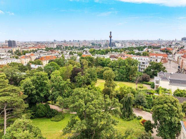 Dachgeschoss Wohnung mit Garage | traumhafter Ausblick | Optional: Master Bedroom mit ca. 30m2