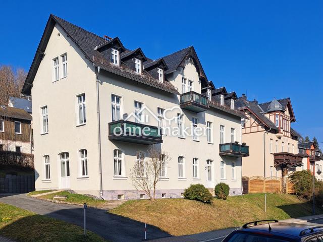 Lichtdurchflutete großzügige 3 Zimmer Erdgeschosswohnung