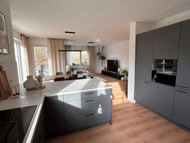 Lichtdurchflutete, großzügige und barrierefreie OG Neubauwohnung, einfach zum Wohlfühlen