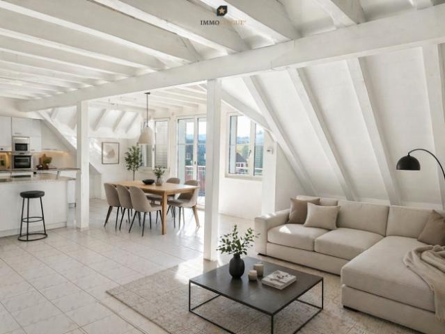 Lichtdurchflutete Maisonette Dachwohnung mit schöner Seesicht