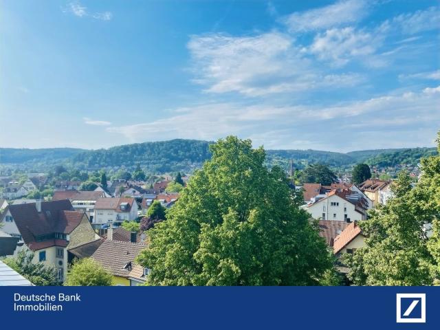 Lichtdurchflutete Maisonette Wohnung mit Balkon in Lörrach