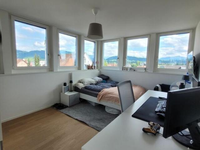 Lichtdurchflutete Maisonettewohnung mit grosszügigem Grundriss