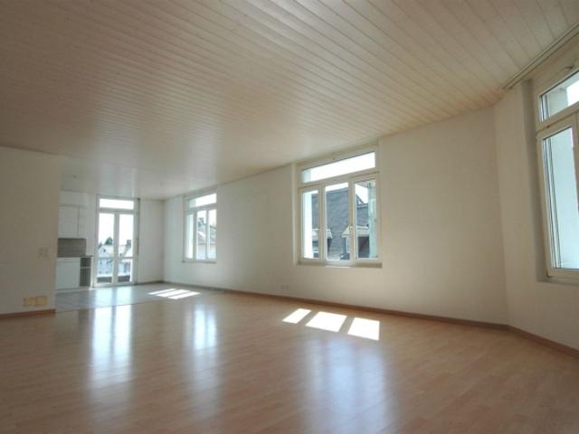 Lichtdurchflutete Stadtwohnung mitten im Zentrum