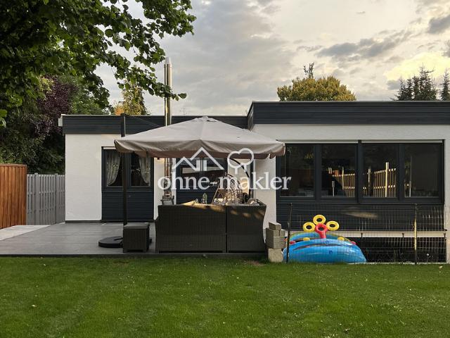 Lichtdurchfluteter Reihenbungalow mit Garten und Sauna in ruhiger Lage