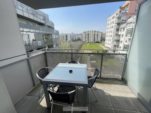 HELLES 2 ZIMMER EIGENTUM MIT BALKON NAHE U1 UND DONAUZENTRUM