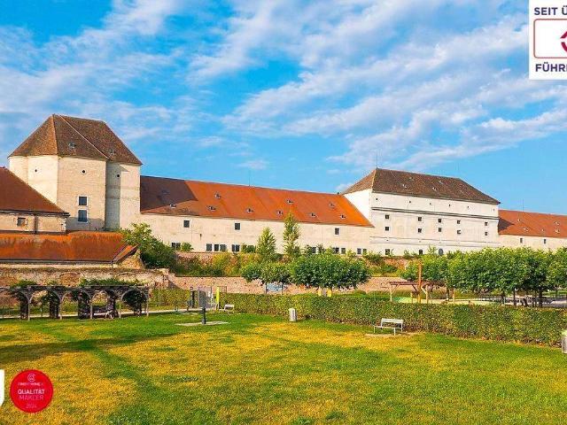 Lichtdurchflutetes Einfamilienhaus mit Potenzial auf 410 m² Grund am Schloss Neugebäude
