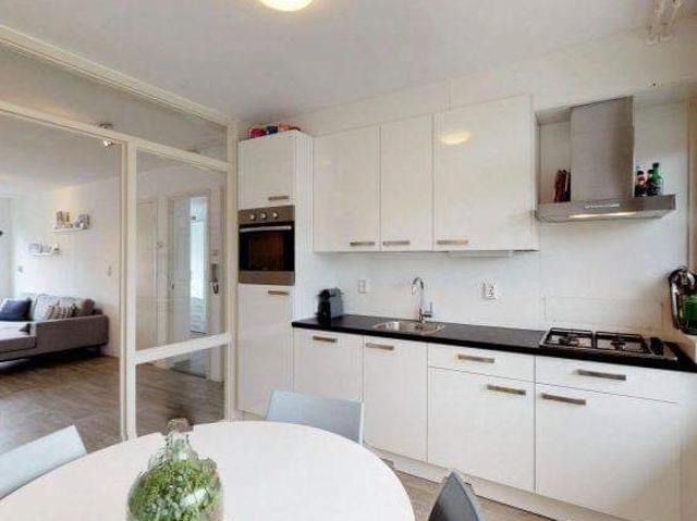 Lichte Kamer in Ruim Appartement