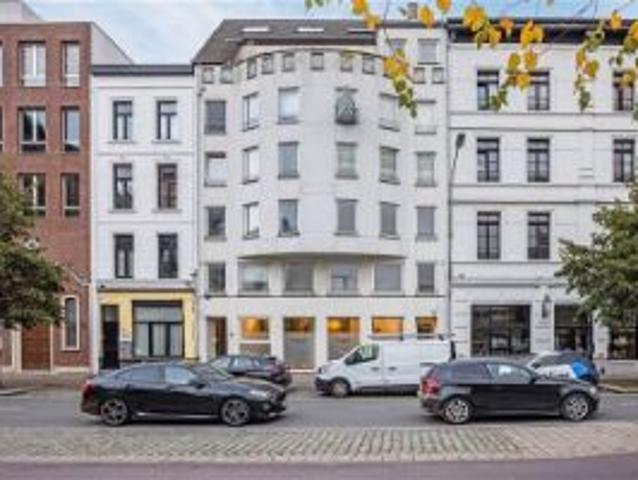 Lichtrijk 1 slaapkamer appartement en moderne keuken in hipp