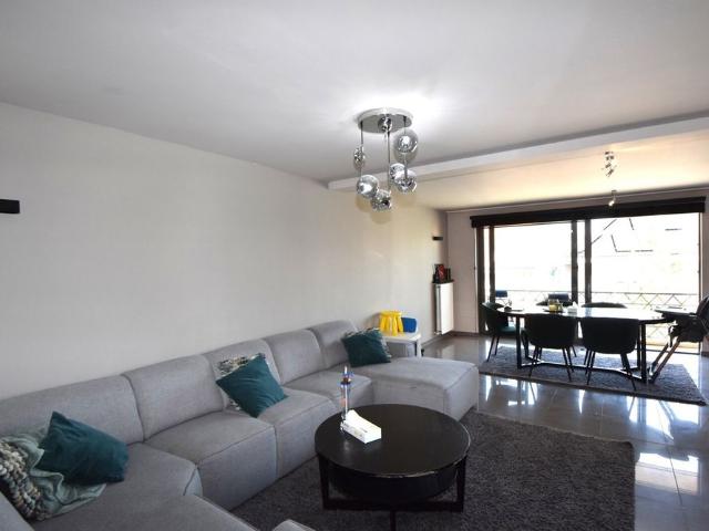 Lichtrijk 2 sl. app. met balkon, staanplaats & ruime berging