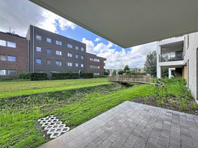 Lichtrijk 2 slaapkamer appartement te Oostakker