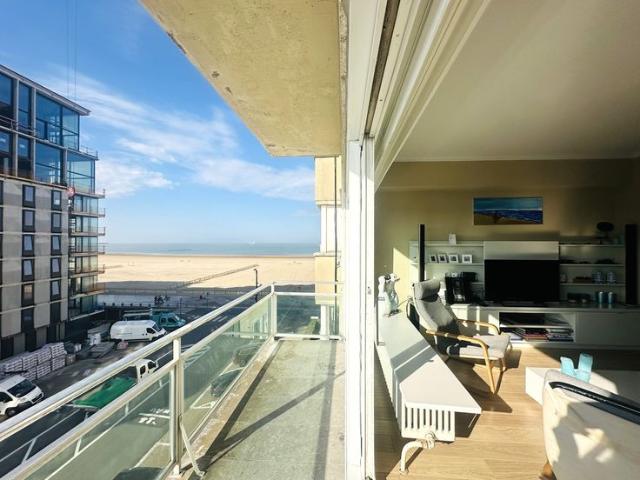 Lichtrijk 4 slaapkamer appartement aan het Albertstrand!