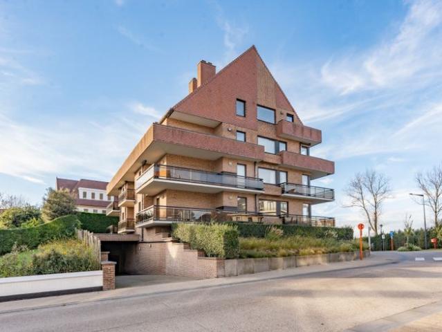 Lichtrijk appartement met ruim terras op toplocatie in Du.