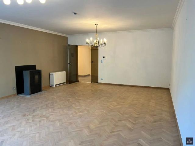 LICHTRIJK GERENOVEERD APPARTEMENT OP TOPLOCATIE
