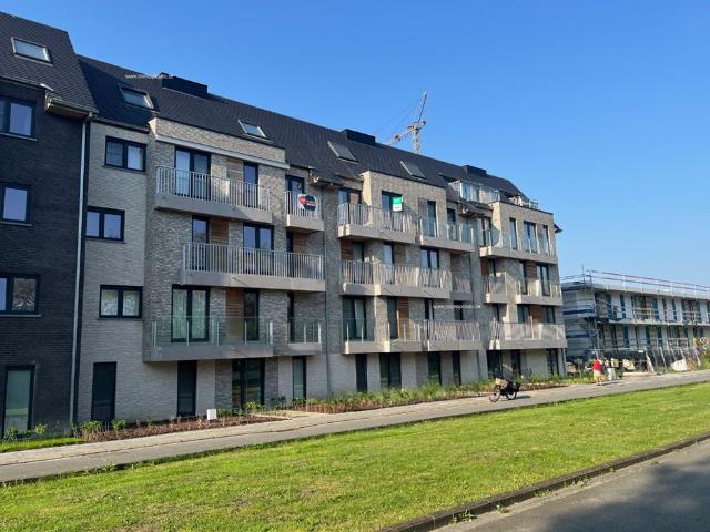 Lichtrijk duplex appartement op de vierde verdieping van residentie Modena te Lombardsijde