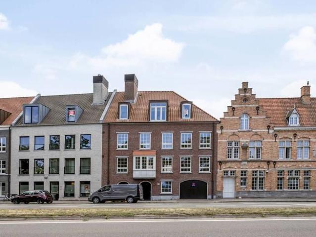 Lichtrijk en instapklaar dakappartement met 2 slaapkamers, z