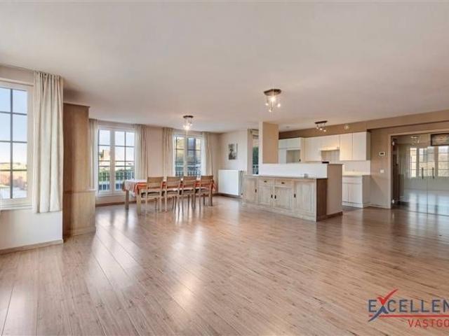 Lichtrijk en ruim appartement te koop in Dentergem