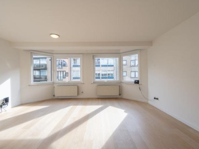 Lichtrijk éénslaapkamerappartement centraal gelegen in ha.