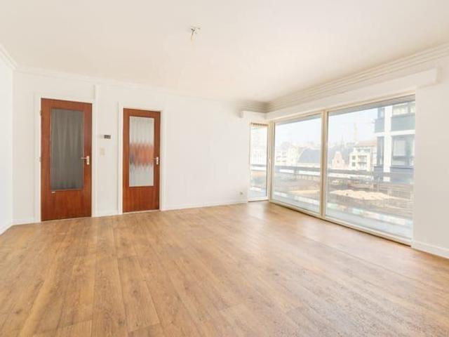 Lichtrijk hoekappartement met 2 slaapkamers op toplocatie a