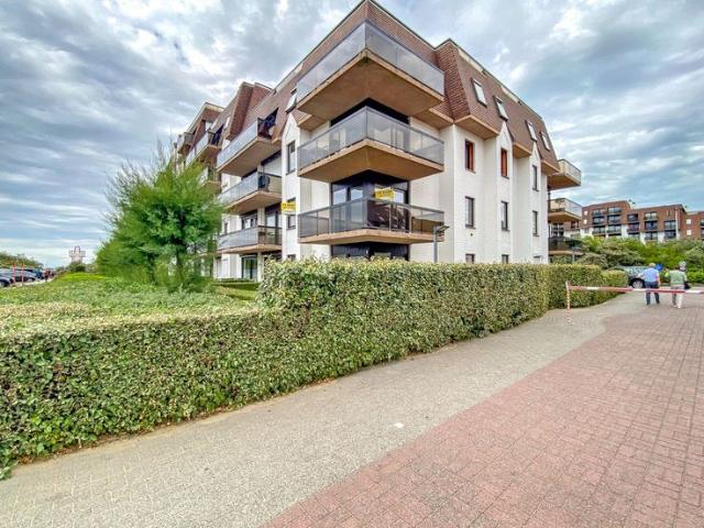 Lichtrijk hoekappartement met 2 slaapkamers te Koksijde Bad