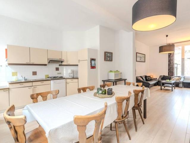 Lichtrijk triplex appartement te Oostende