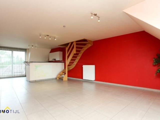 Lichtrijke duplex in centrum Grembergen!
