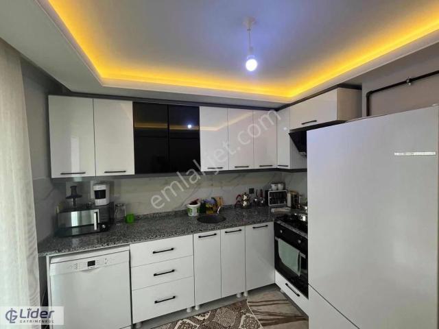 /lider'den/çarşı Merkezde 2+1 Giriş Kat Kombi&petek Cam Balkon