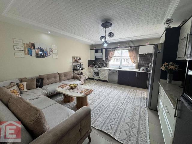 Lider'den Çok Geniş Oturumlu 4+1 Hatasız İskanlı Daire