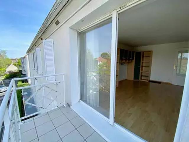 Lieusaint 77127 Achat / Vente appartement 1 pièce t1 au dernier étage balcon
