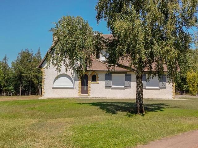 LIEUX UNIQUES ® x PROPRIÉTÉS PRIVÉES PROPOSE MAISON CONTEMPORAINE 161 M² 1.9 HA ROMORANTIN 41