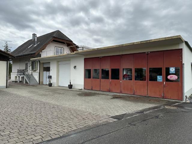 Liebevoll saniertes Wohnhaus mit Werkstatt und viel Platz für Ihre Fahrzeuge