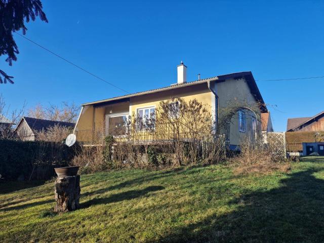 TOP LAGE: BUNGALOW IDEAL FÜR 2 3 PERSONEN MIT HERRLICHEM GARTEN SAMT ALTBAUMBESTAND IN BESTER ZENTRUMSNAHER WOHNLAGE
