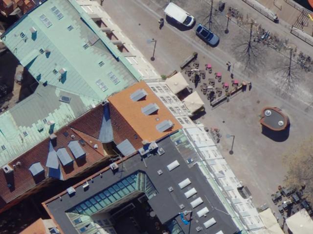 Liebhaverkontor med udsigt over Slotsholmskanalen og Christiansborg Slot