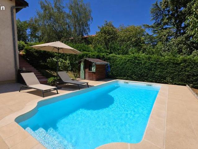 Liergues – maison familiale de 131 m² avec 5 chambres, piscine et grand garage