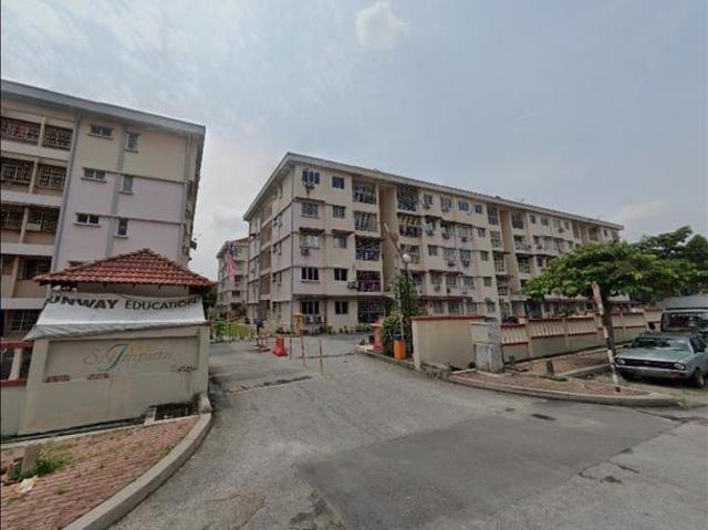 Lift available Freehold Apartments unit