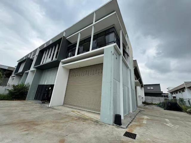 Lift adjacent end unit in Citrine Hub Office @ Medini