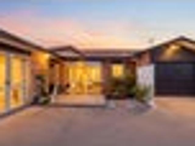 Immaculate Living by the Beach