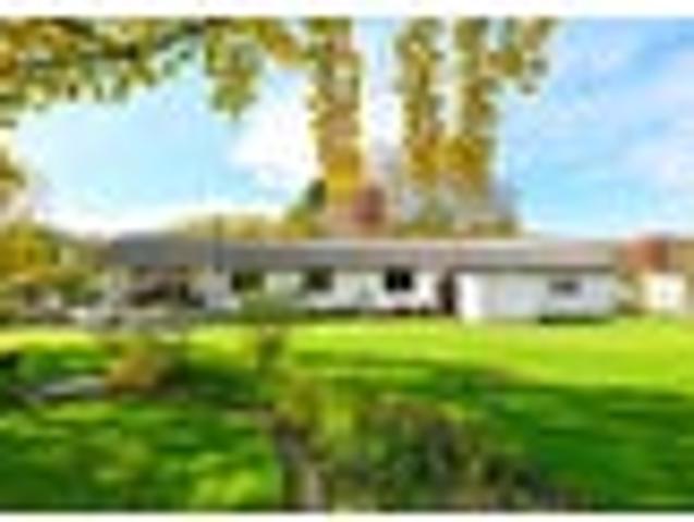 Lifestyle, land and outstanding garaging