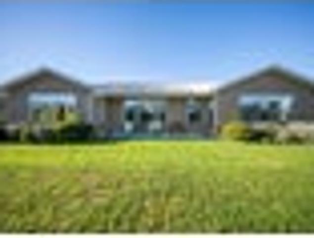 Lifestyle Living With Spectacular Views