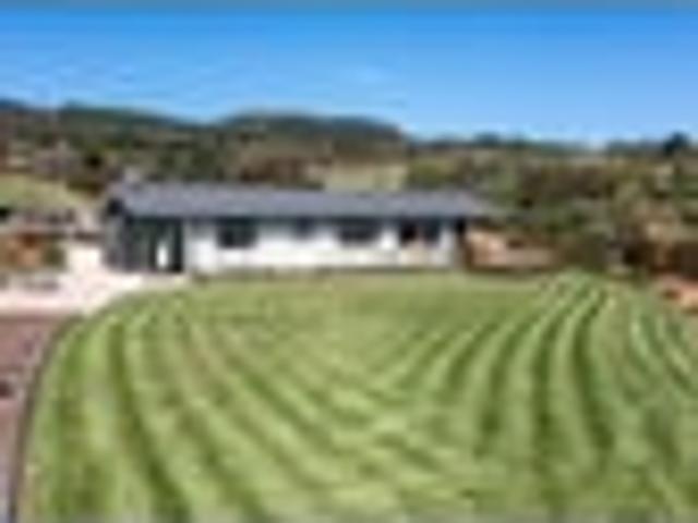 Lifestyle Living with Stunning Blueskin Bay Views