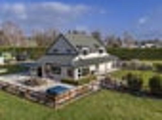 Lifestyle Living Without Leaving Town!
