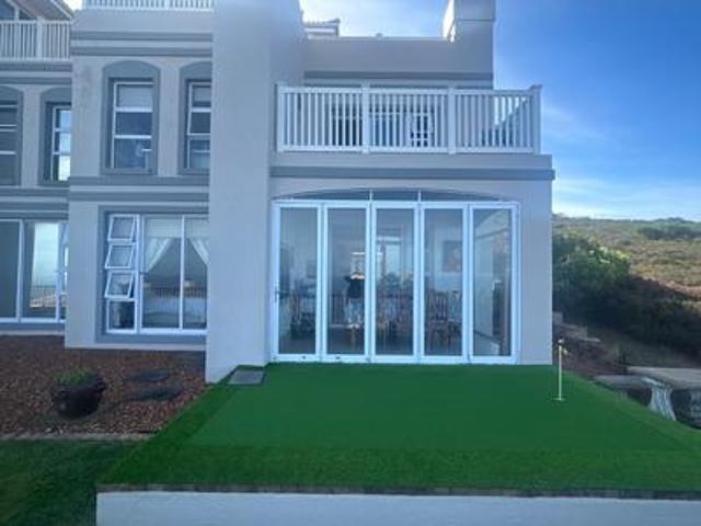 lifestyle like no other. corner golf.