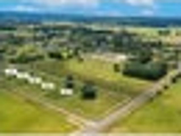 Lifestyle sized bareland with no covenants