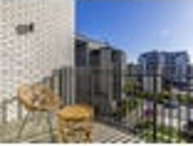 Lifestyle. Sun. Space. City Close