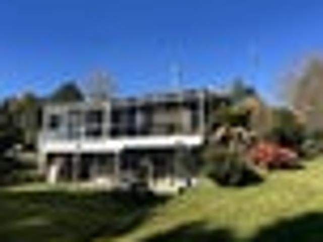 Lifestyle with views in every direction