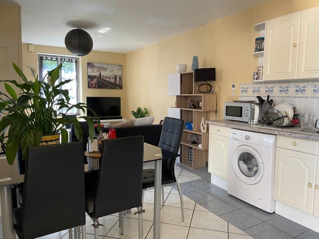 LIGUGE BOURG: Maison de type 3 avec courette