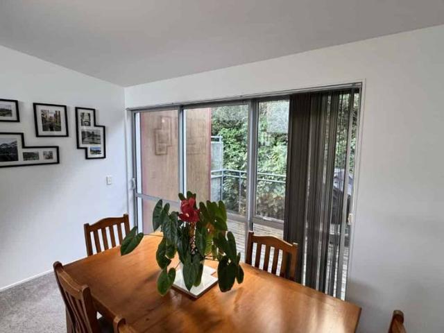 LIGHT AND BRIGHT sunny townhouse in super location