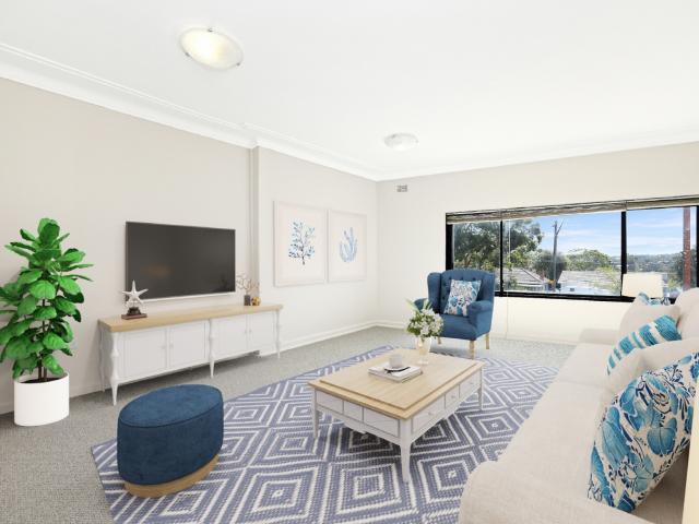 LIGHT BRIGHT & SPACIOUS 3 BEROOM UNIT IN CENTRAL LOCATION