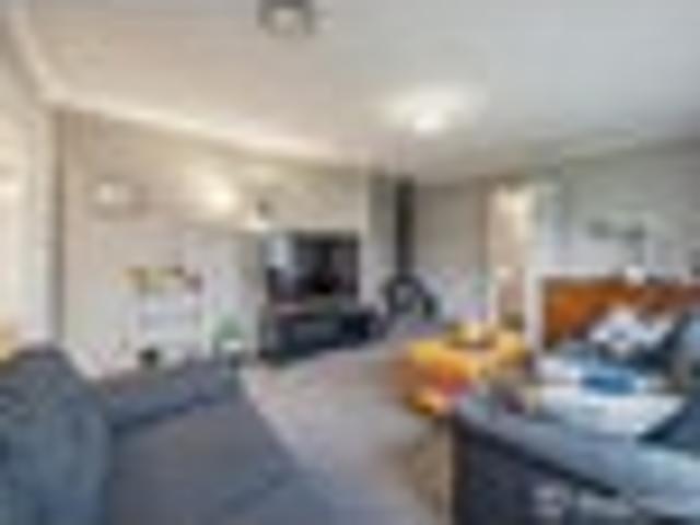 Light, Bright & Spacious Family Living