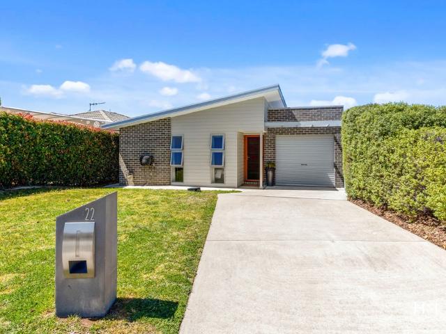 Light, bright & perfectly positioned