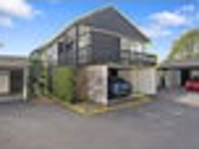 Light, Bright & Perfectly Positioned in Epsom